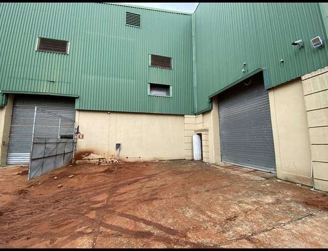 2,000M² WAREHOUSE TO LET IN BRIARDENE